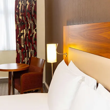 Hotel Hilton London Olympia Exterior foto