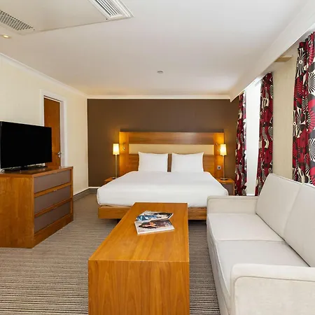 Hotel Hilton London Olympia Exterior foto