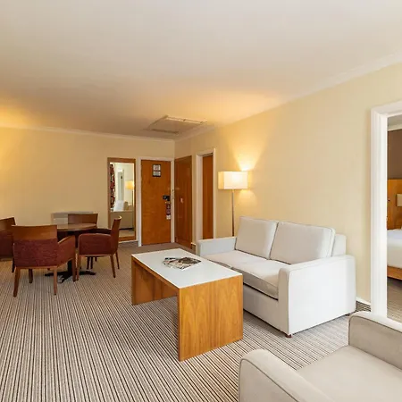 Hotel Hilton London Olympia Exterior foto