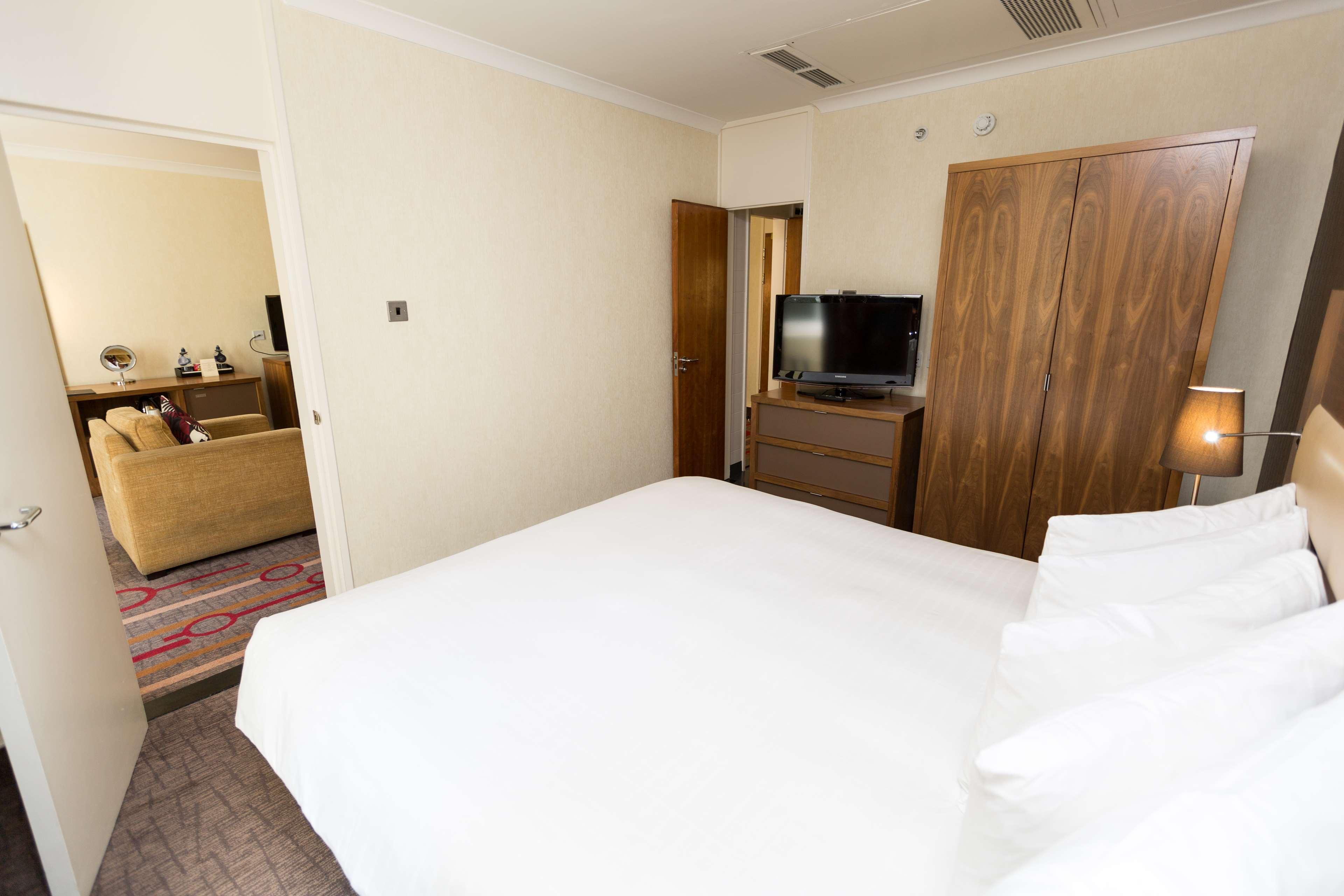 Hilton Olympia Hotel 4*