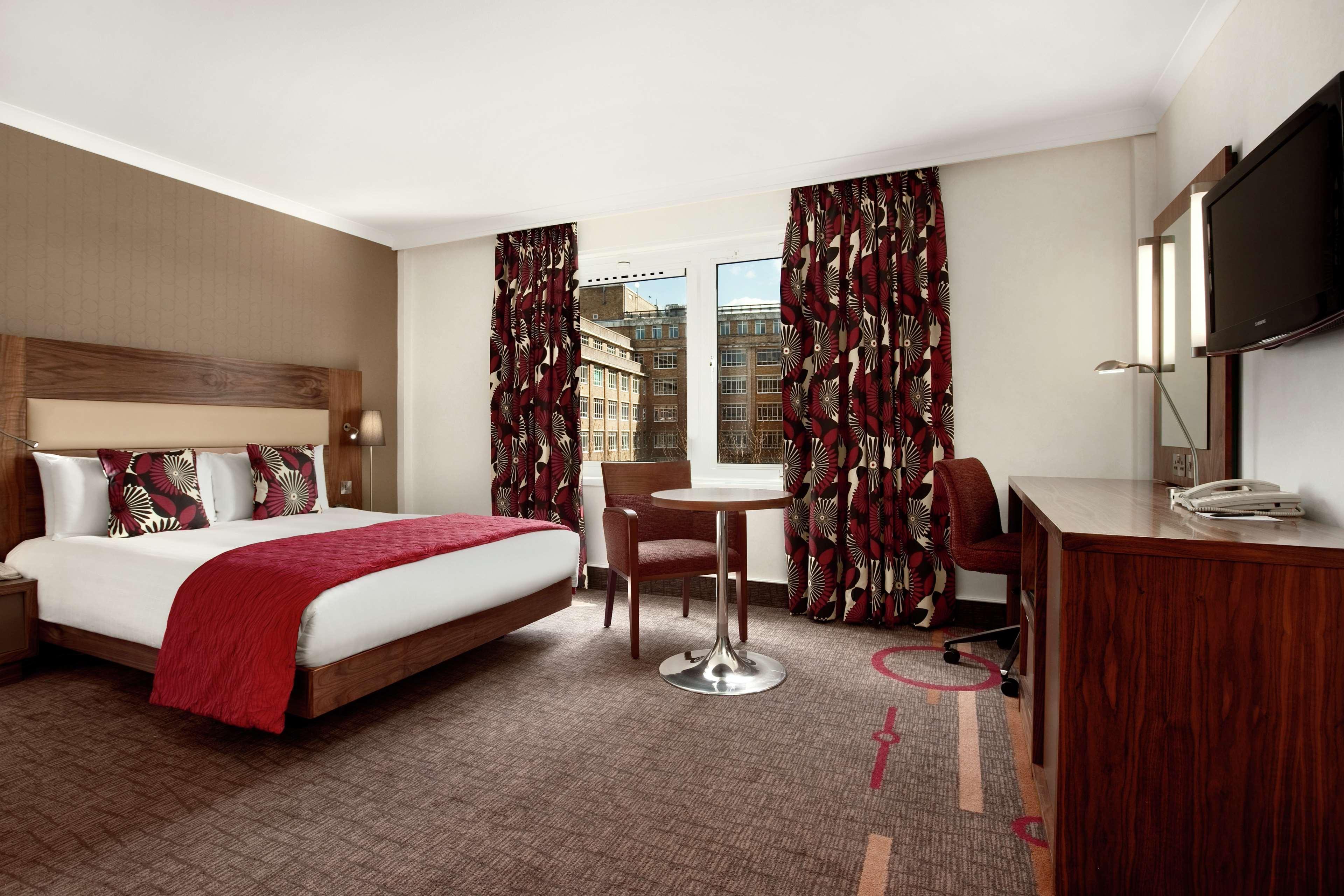 Hilton Olympia Hotel 4*