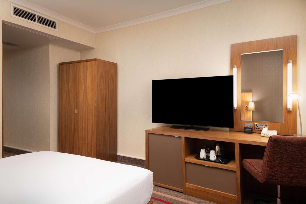 Hilton Olympia 4*