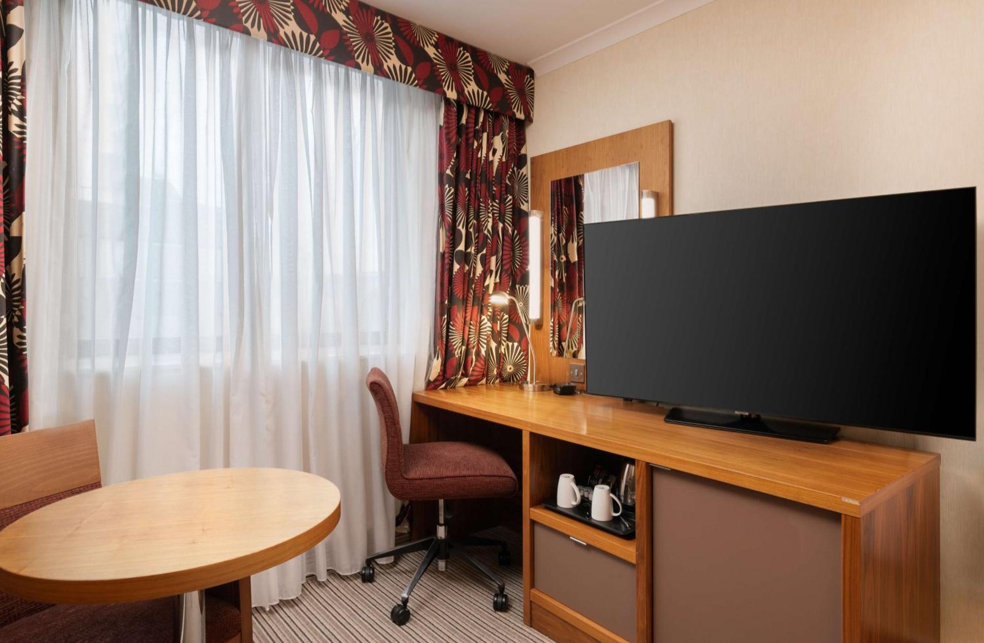 Hilton Olympia 4* London